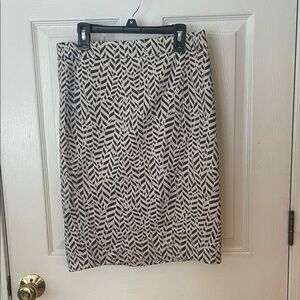 Ann Taylor Loft Elegant Black and White Patterned Skirt.